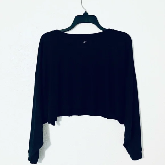 Urban Outfitters Cropped Sweater (Black) - Picture 3 of 4